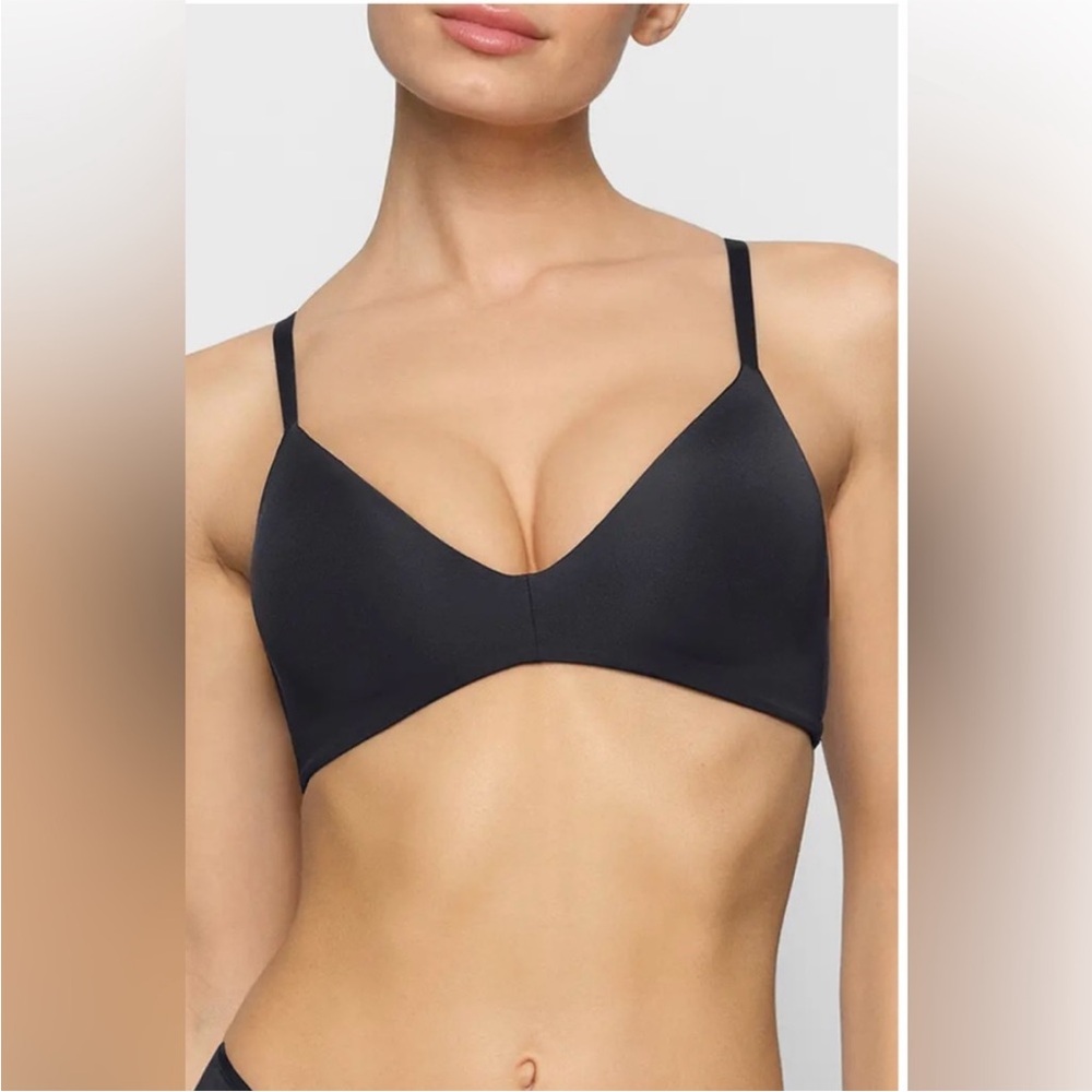 SKIMS Black Bra